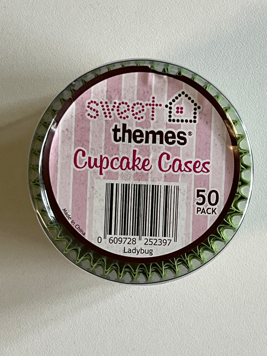 Sweet_Themes_Cupcake_Cases_Ladybug 